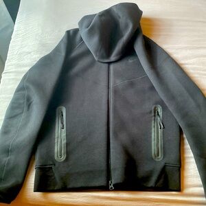 I am selling a slightly used used black Nike tech fleece